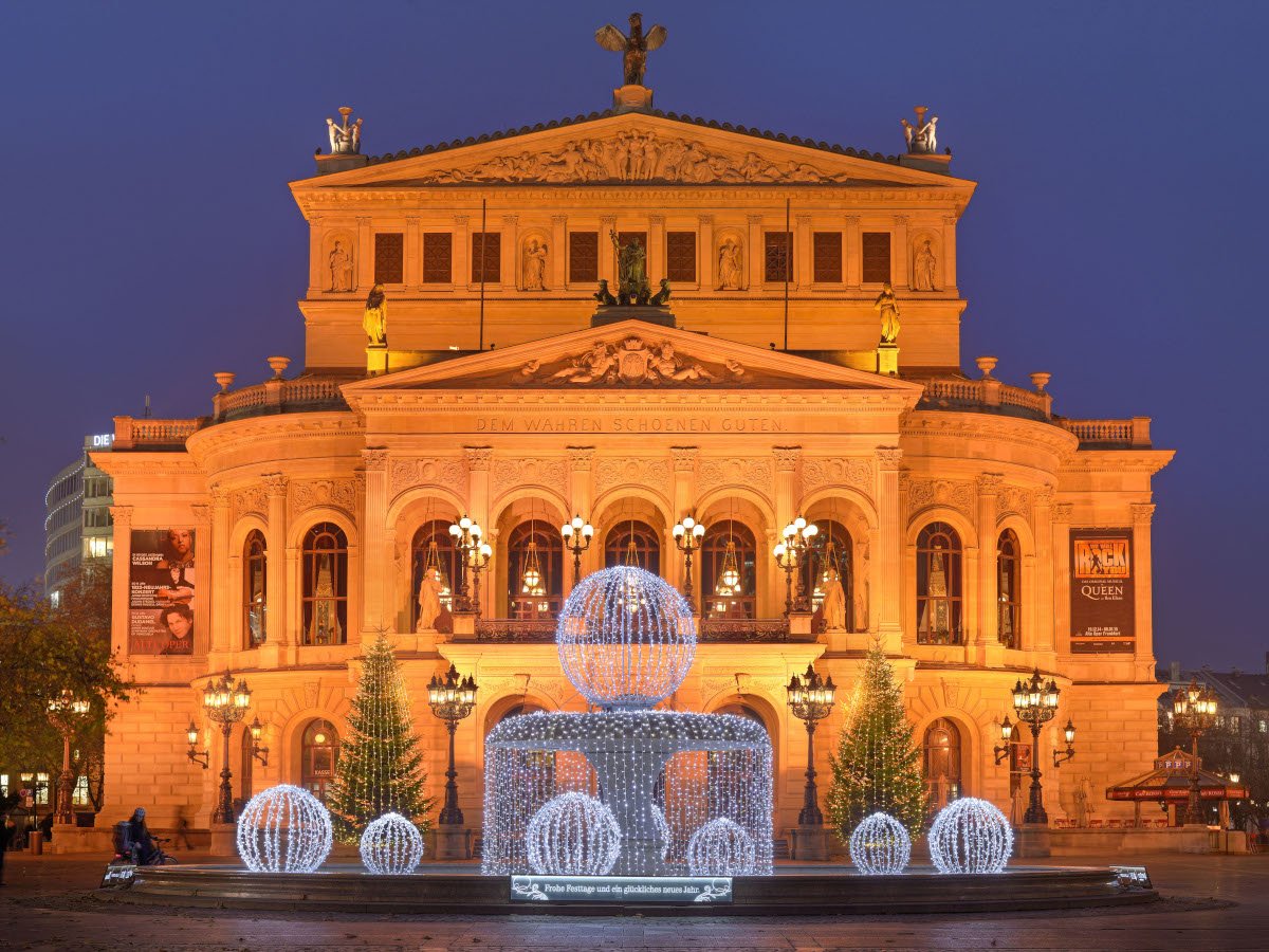 Alte Oper Frankfurt in der Weihnachtszeit