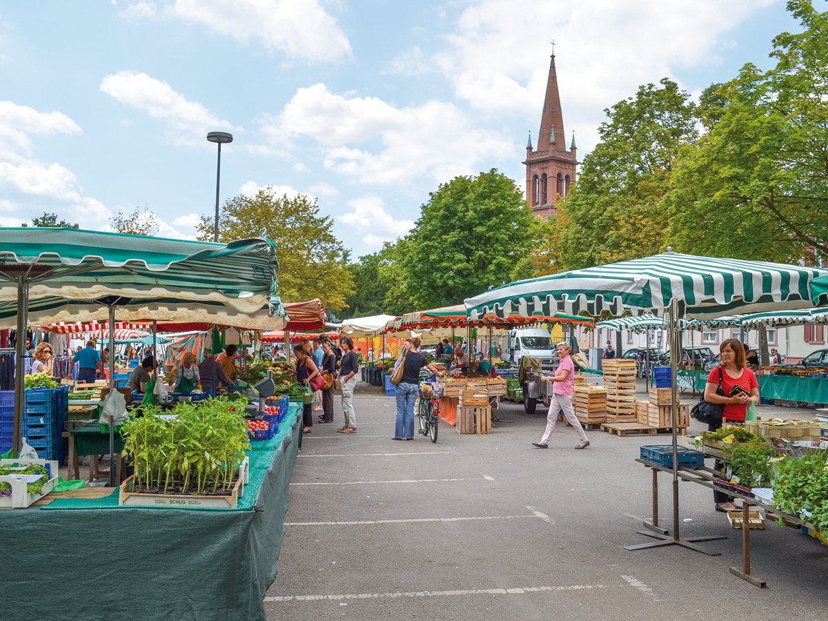Weekly market in Höchst