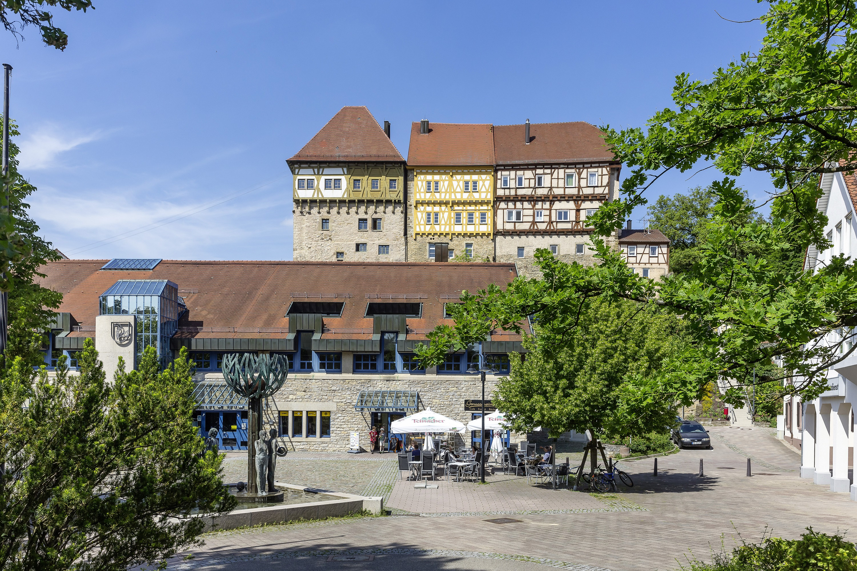 Talheim Burg und Rathausplatz