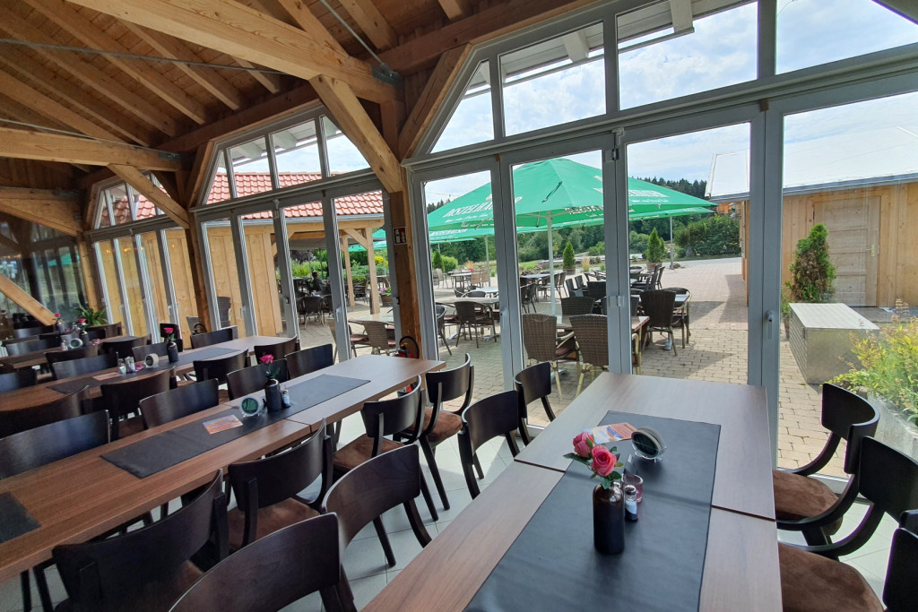 Restaurant mit Terrasse am Golfplatz Mudau / Odenwald