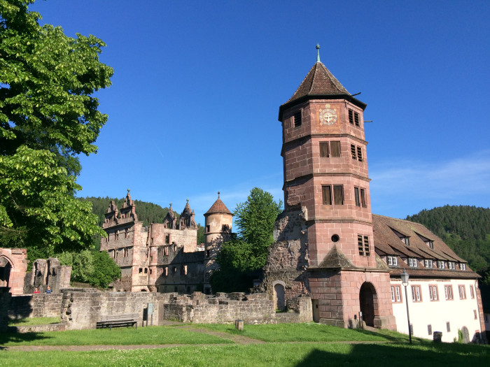 Glockenturm und Jagdschloss Im Kloster Hirsau [Copyright: Stadt Calw]