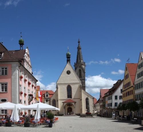 Marktplatz in Rottenburg mit Dom St. Martin