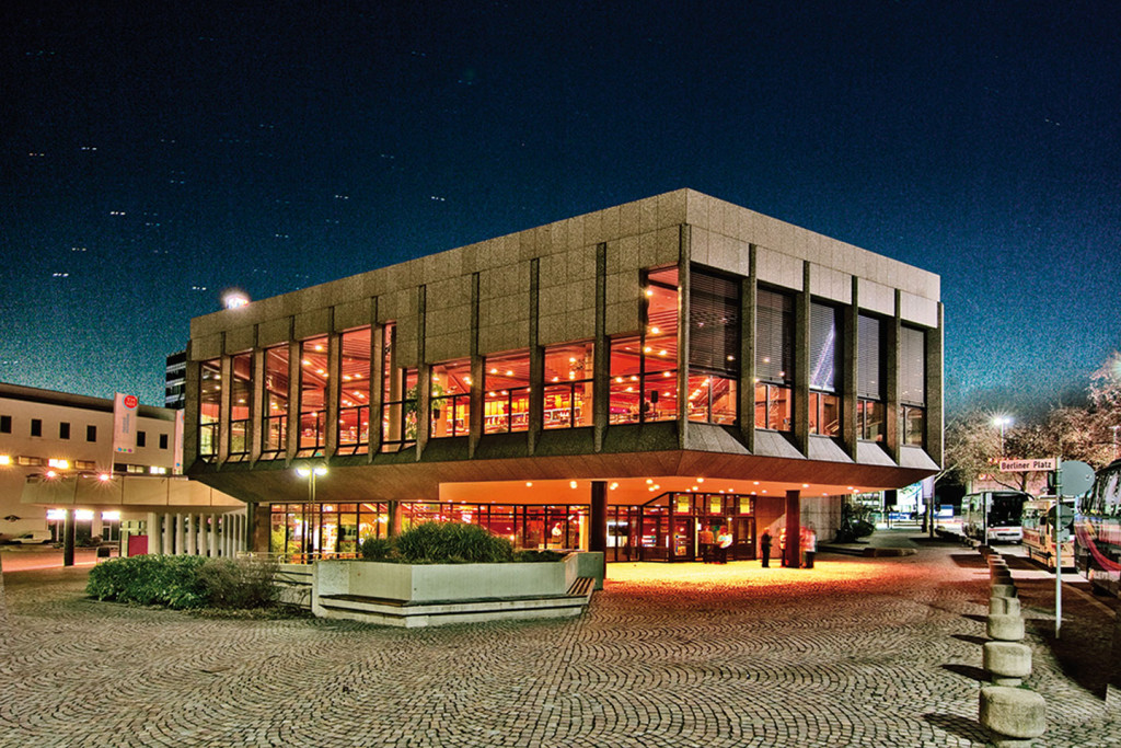 Theater Heilbronn bei Nacht