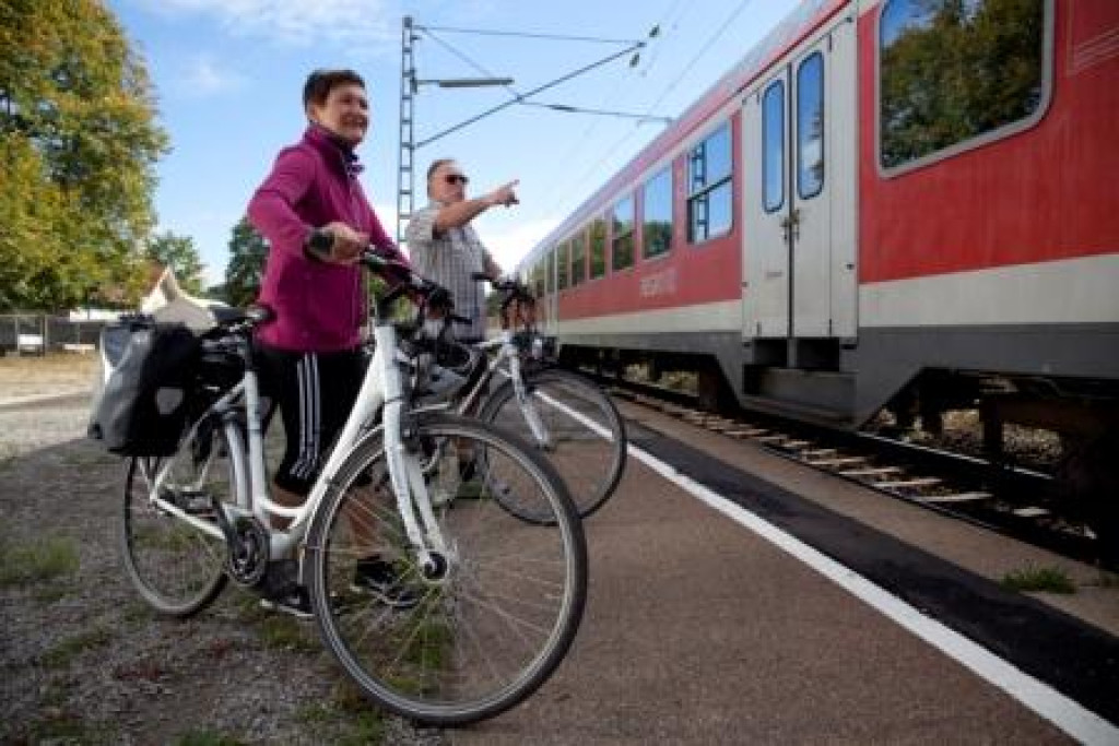Bike & Bahn HeilbronnerLand | Bahnhof mit guter Zusteige-Möglichkeit für Radfahrer - auch mit E-Bike
