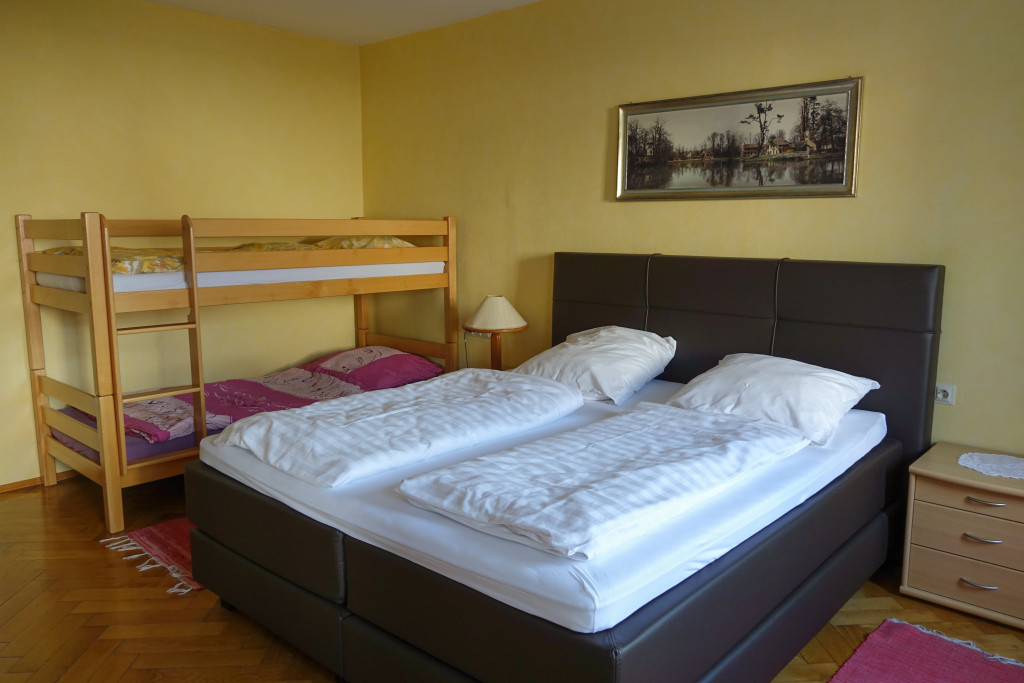 Schlafzimmer Ferienwohnung | Hotel zum Ochsen Cleebronn