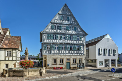 Rathaus mit Fachwerkfassade in Güglingen