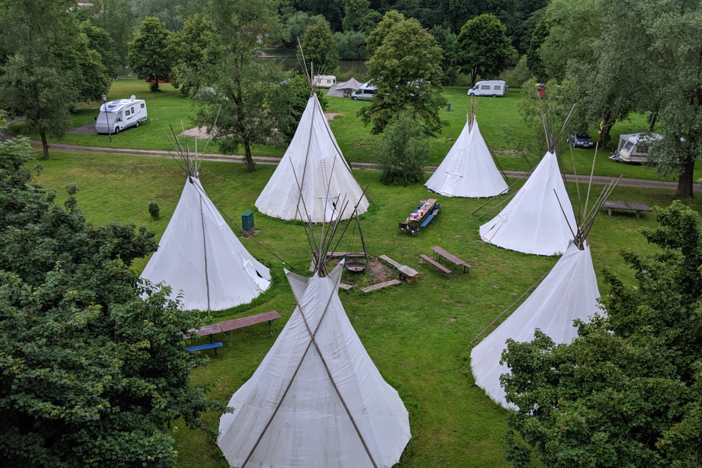 Tipis auf dem Campingplatz Neckargerach / Odenwald