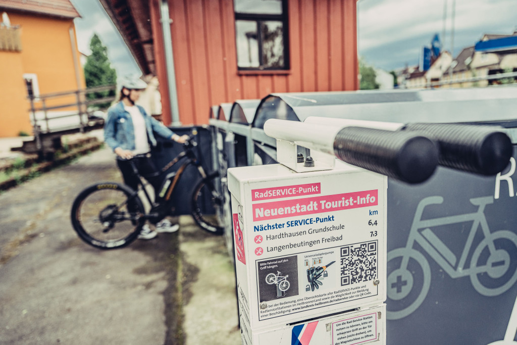 RadServicePunkt & Fahrradgaragen an der Touristinfo Neuenstadt a.K. | Kocher-Jagst-Radweg