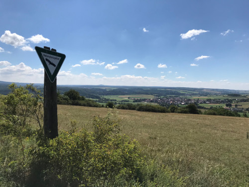 Panorama-Aussicht auf das Diemeltal und Deisel