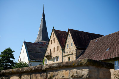 Blick auf den Kirchturm in Oberderdingen