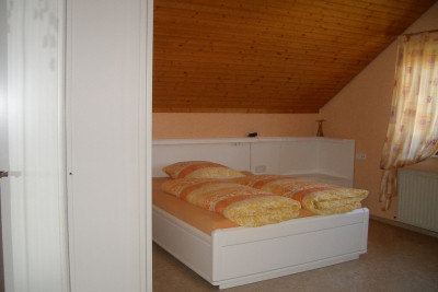 Schlafzimmer | Ferienwohnung Hügler | Brackenheim-Dürrenzimmern