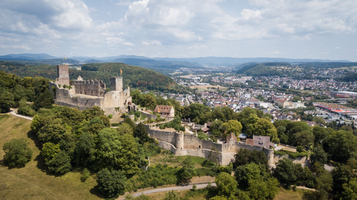 Burg Rötteln mit Blick auf Lörrach [Copyright: Stadt Lörrach]