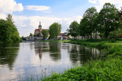 Neckarufer mit Lamparter Park | Lauffen am Neckar | HeilbronnerLand