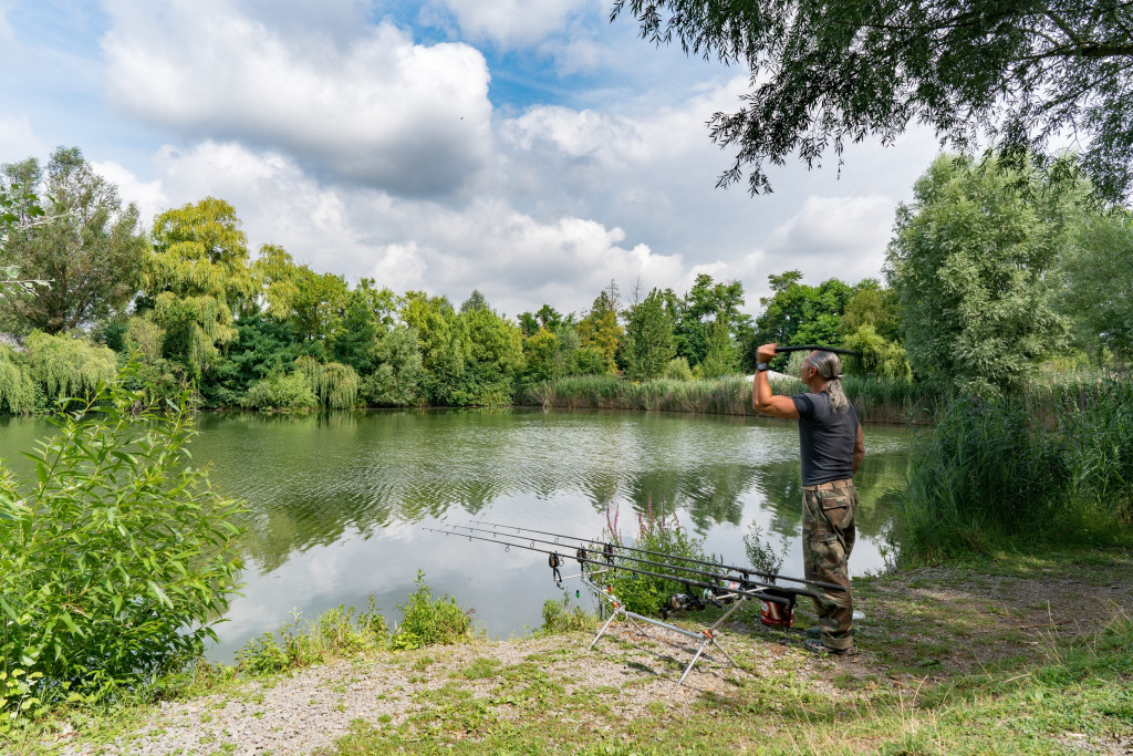 Angler am Hirschfeldsee | Sperrfechter Freizeitpark Oedheim | HeilbronnerLand