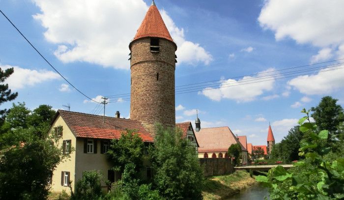 Partie an der Würm mit Seilerturm,  Spitalkapelle und Rotem Turm [Copyright: Natur.Nah. Schönbuch & Heckengäu]