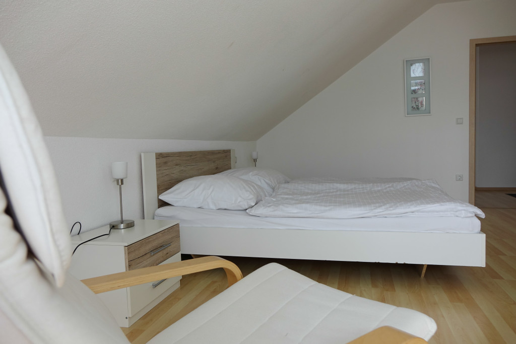 Schlafzimmer | Ferienwohnungen Landgut Schellenbauer | Cleebronn